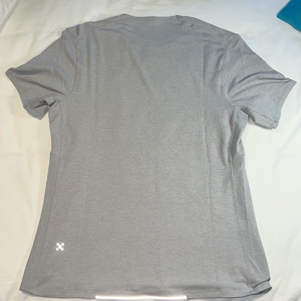Textured gray, M, Lulu men’s shirt - awesome
